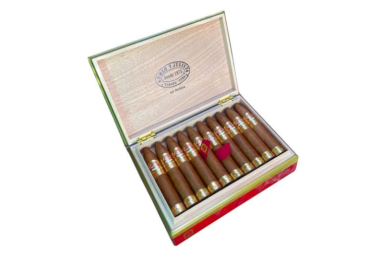 Romeo-y-Julieta-Linea-de-Oro-Nobles